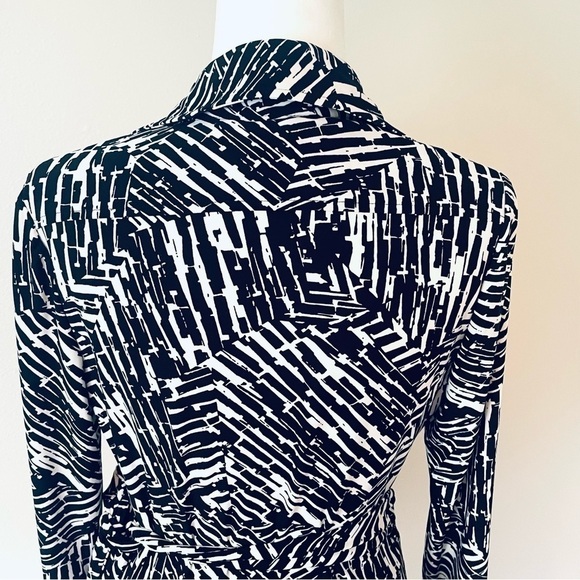 Ralph Lauren Striped Wrap-Around Dress โ Size 8 โ White & Black โ Stretchy - Picture 7 of 13